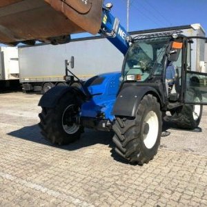 foto New Holland LM 7.42