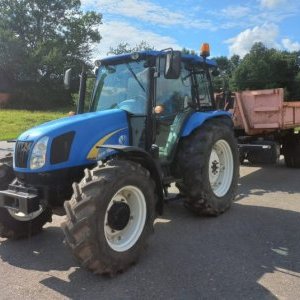 foto 86HP tractor New Holland T5040 +trailer 11t container (2013)